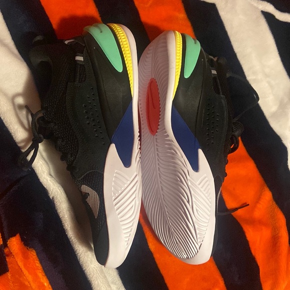 First jcole basketball shoes that dropped. Size Mens 10.5. Multi color - Picture 5 of 7